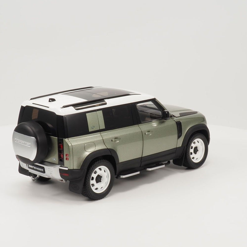 Defender 110 Scale Model 1:18 - Pangea Green