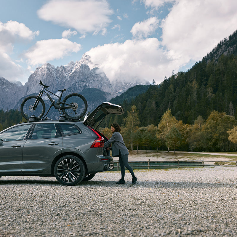 Volvo XC60 Adventure Pack - Towbar, Boot Mat & Roof Bars