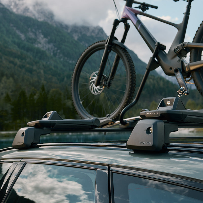 Volvo XC60 Adventure Pack - Towbar, Boot Mat & Roof Bars